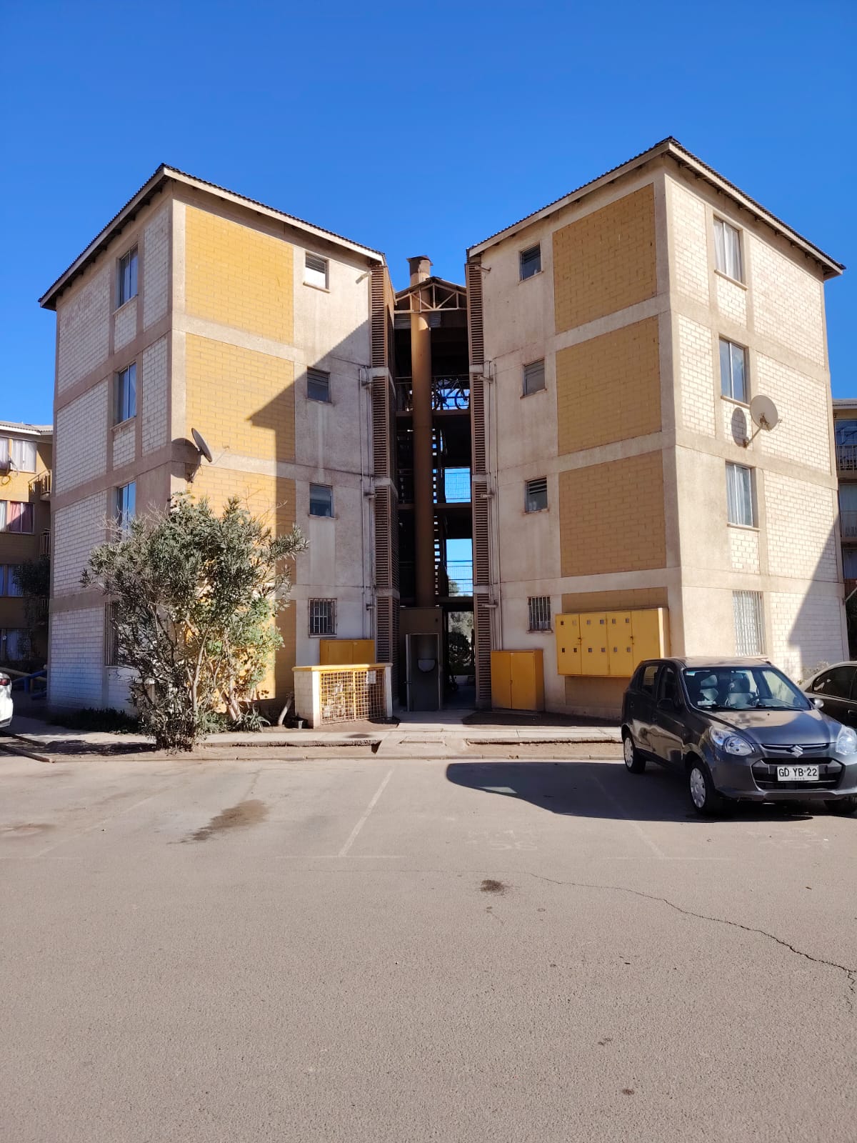 EXCELENTE DEPTO. COND. TRES PUNTAS